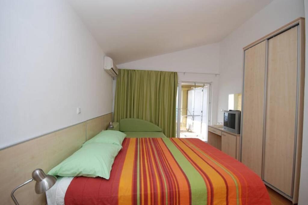 Bmv Room 2 With East Island View Sveti Stefan Kültér fotó